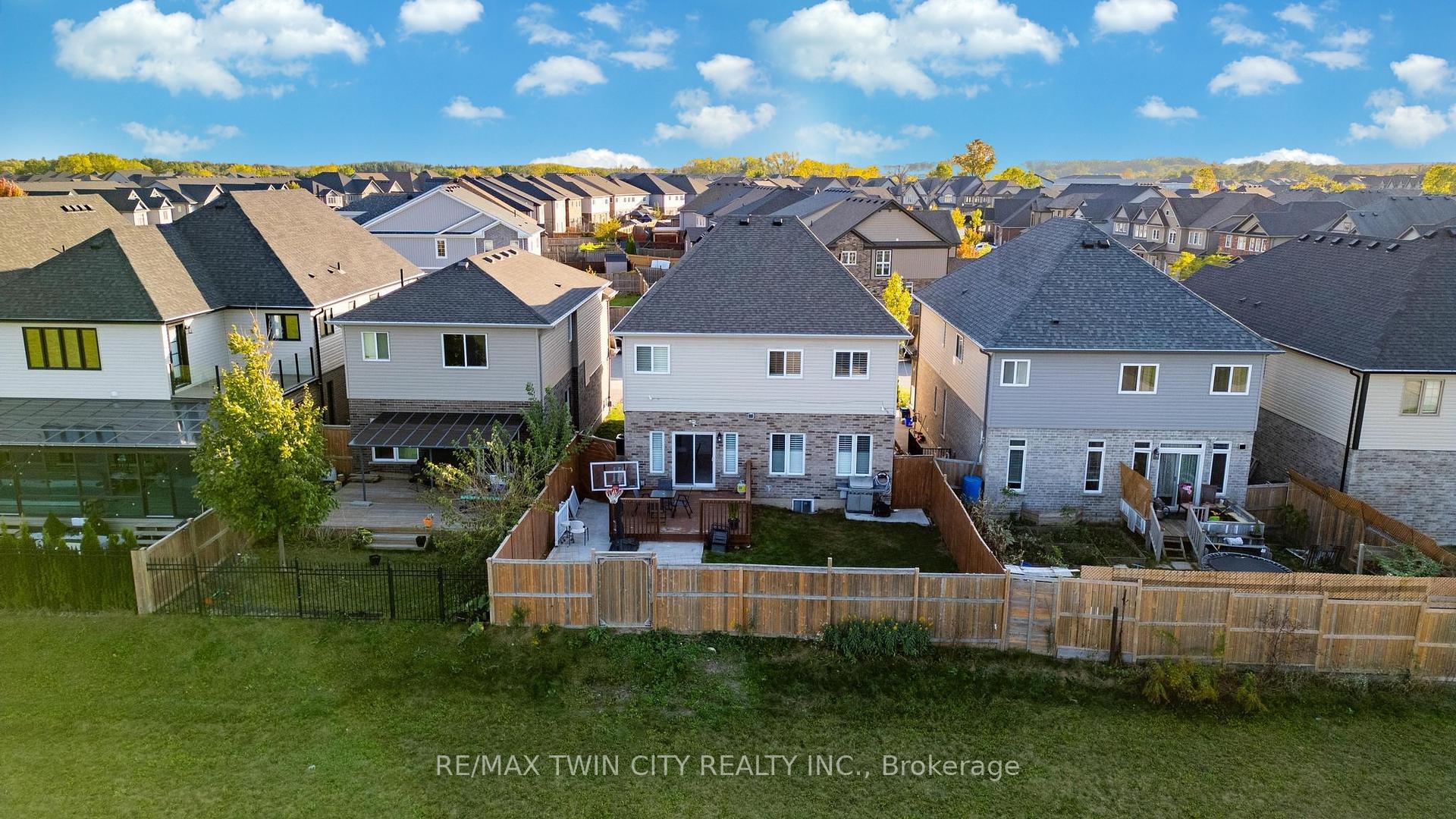 Photo 33 of 11 Netherwood Road, Kitchener — HOMEH