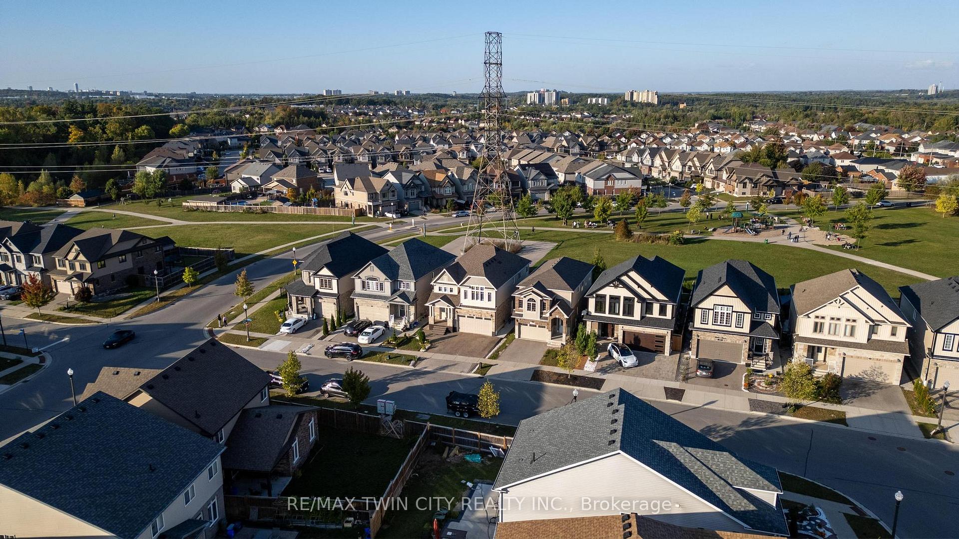 Photo 35 of 11 Netherwood Road, Kitchener — HOMEH