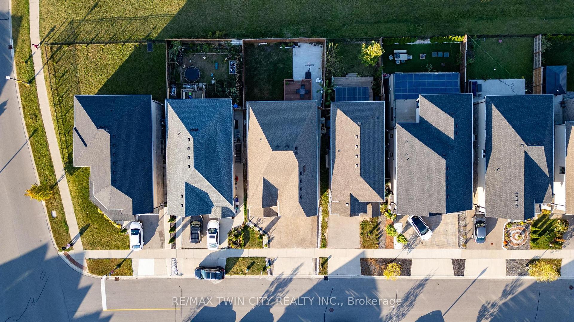Photo 38 of 11 Netherwood Road, Kitchener — HOMEH