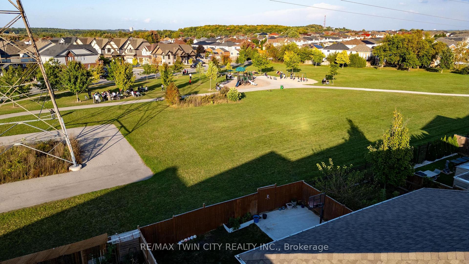 Photo 39 of 11 Netherwood Road, Kitchener — HOMEH