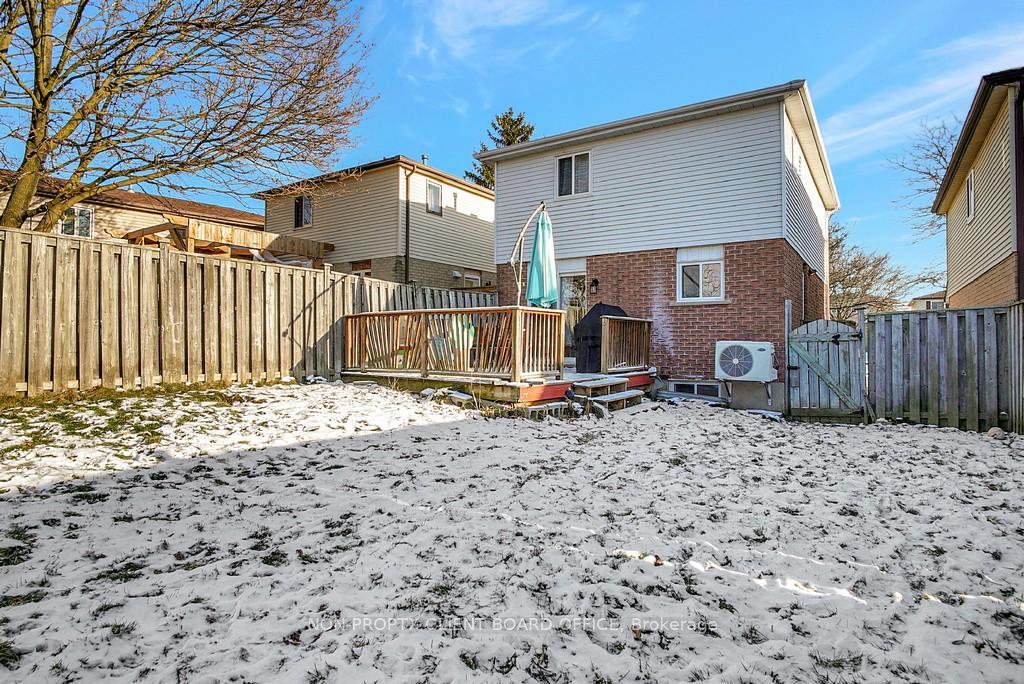 Photo 2 of 312 Ristau Place, Kitchener, Laurentian Hills — HOMEH