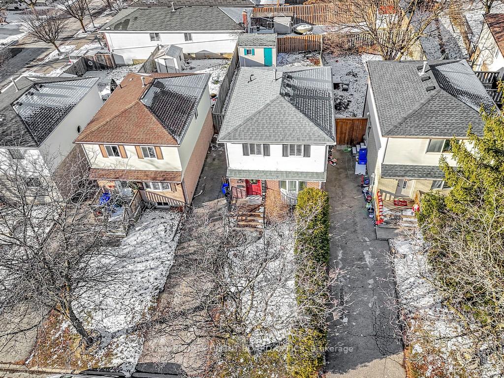 Photo 5 of 312 Ristau Place, Kitchener, Laurentian Hills — HOMEH