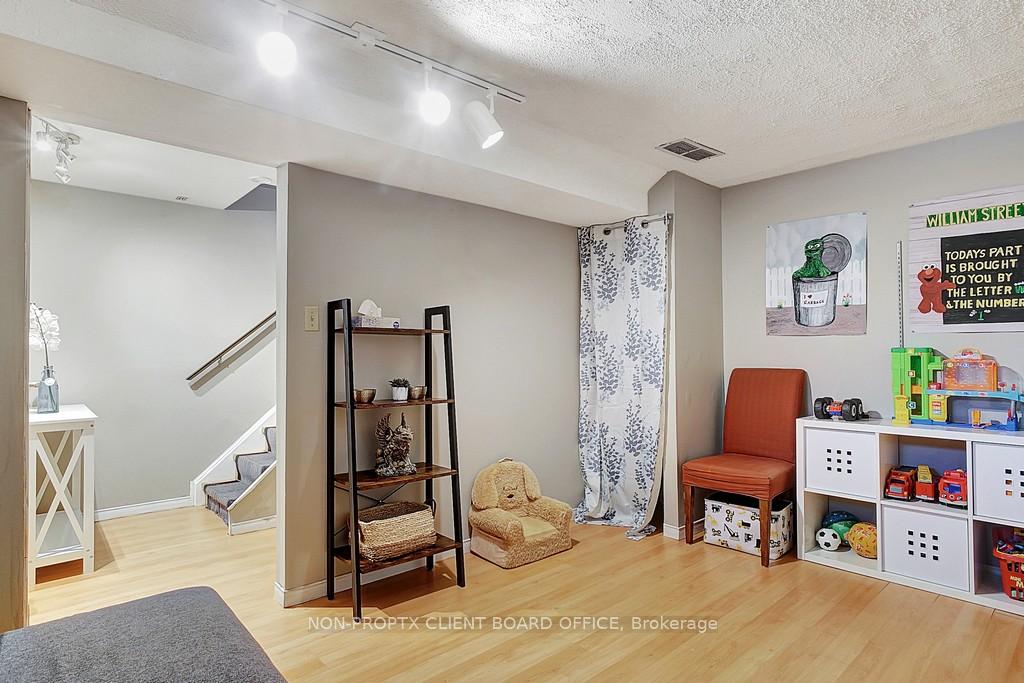 Photo 30 of 312 Ristau Place, Kitchener, Laurentian Hills — HOMEH