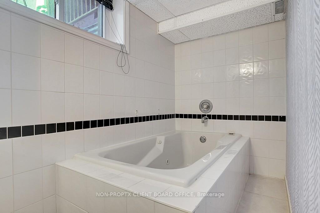 Photo 33 of 312 Ristau Place, Kitchener, Laurentian Hills — HOMEH