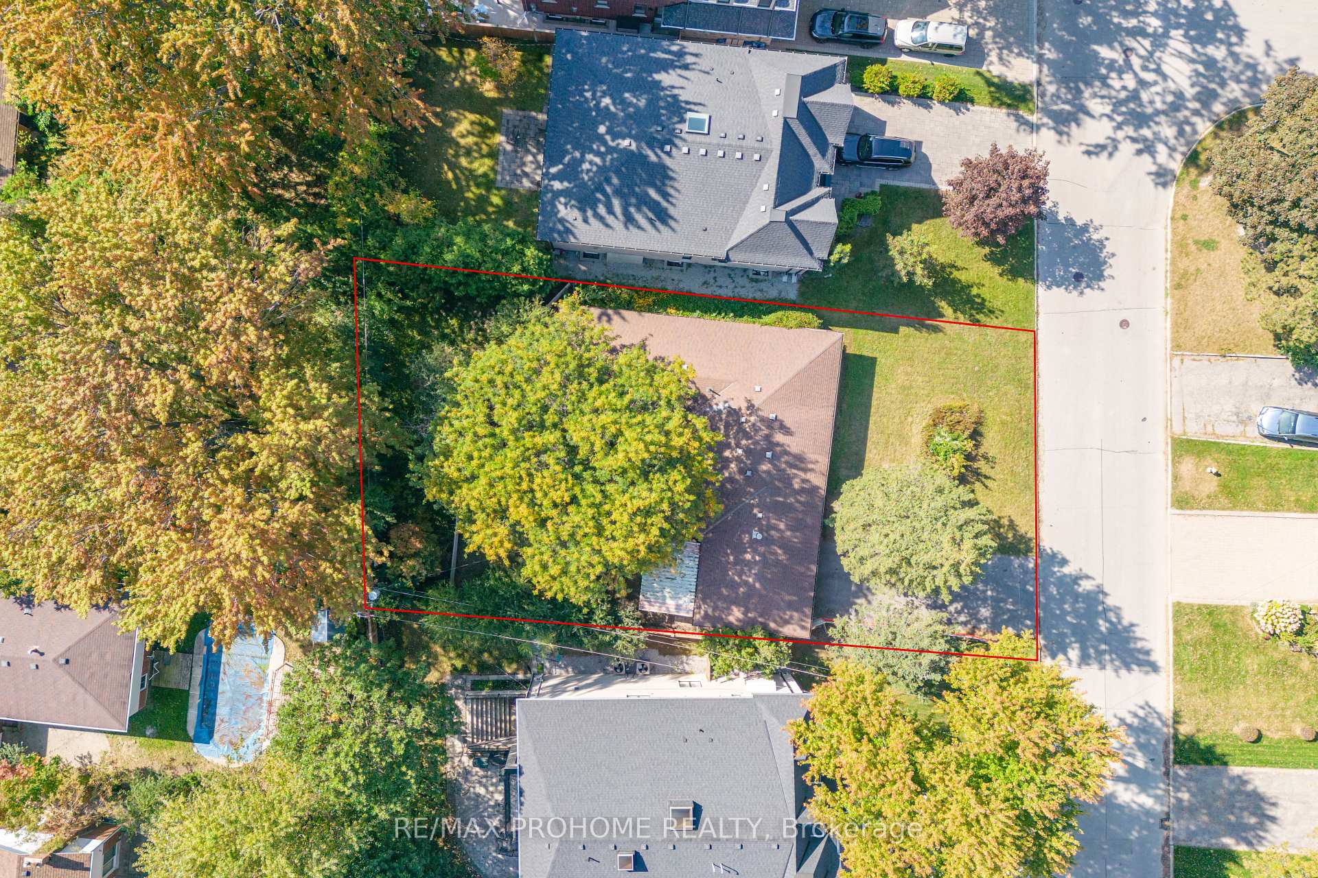 Photo 3 of 9 Pomander Road, Markham, Unionville — HOMEH