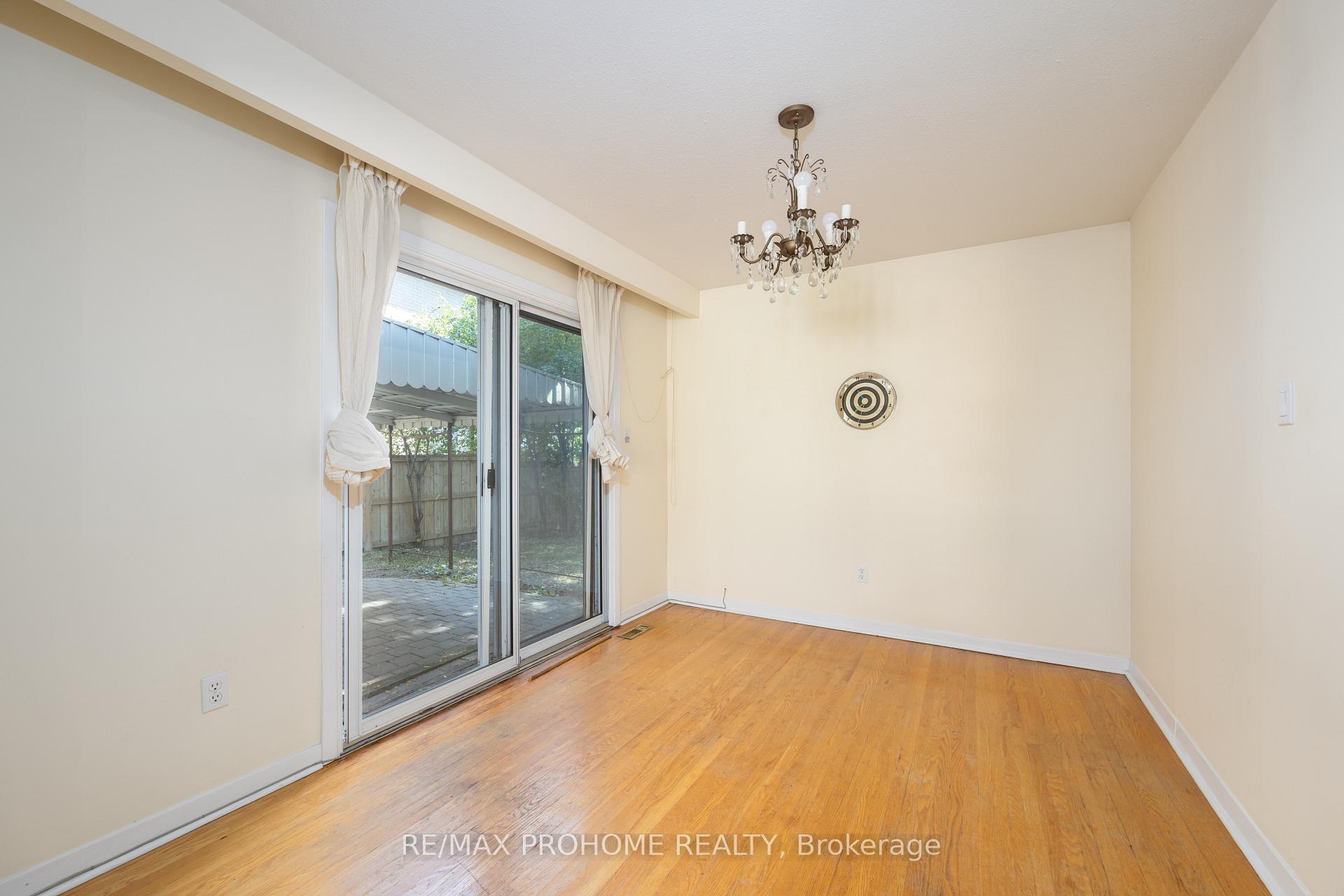 Photo 8 of 9 Pomander Road, Markham, Unionville — HOMEH