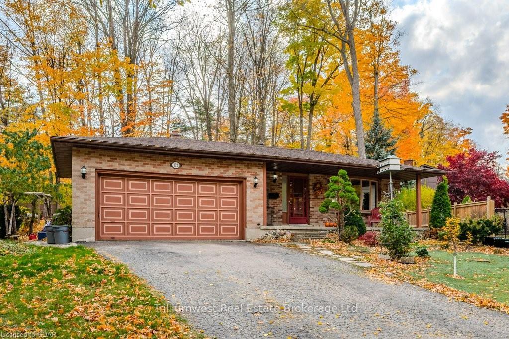 Photo 4 of 122 Martinglen Crescent, Kitchener — HOMEH