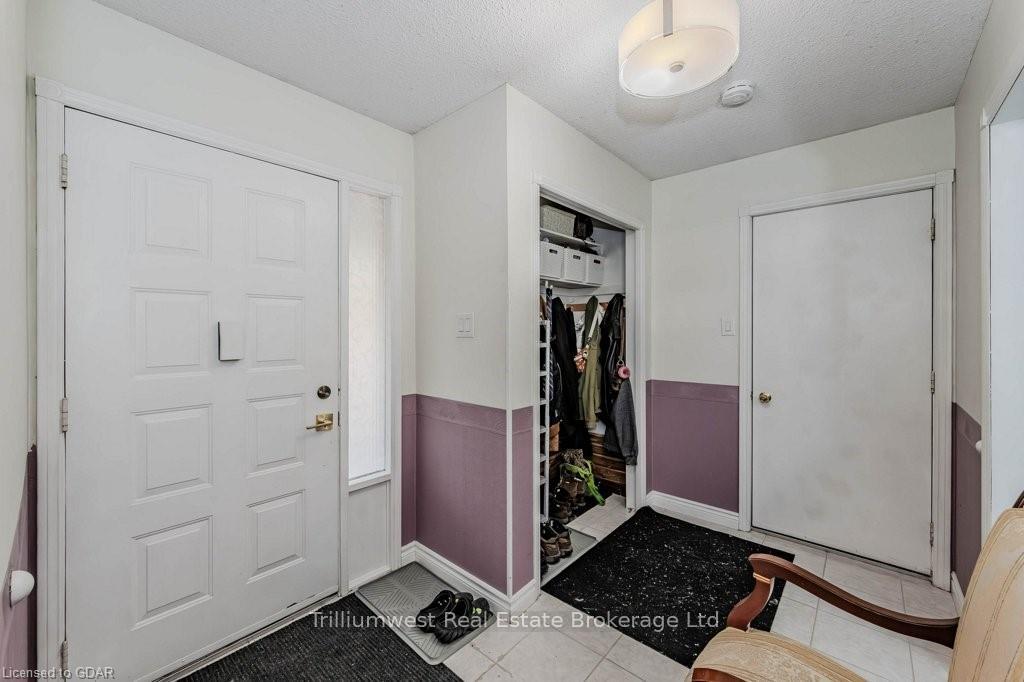 Photo 6 of 122 Martinglen Crescent, Kitchener — HOMEH