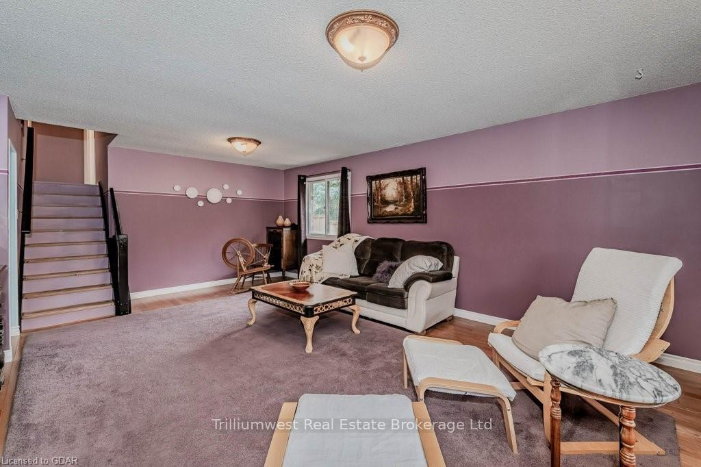 Photo 8 of 122 Martinglen Crescent, Kitchener — HOMEH