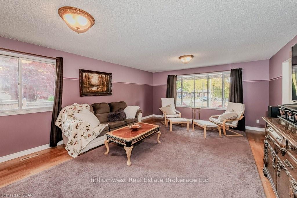 Photo 9 of 122 Martinglen Crescent, Kitchener — HOMEH