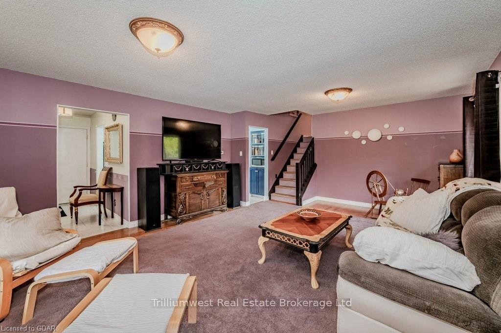 Photo 12 of 122 Martinglen Crescent, Kitchener — HOMEH