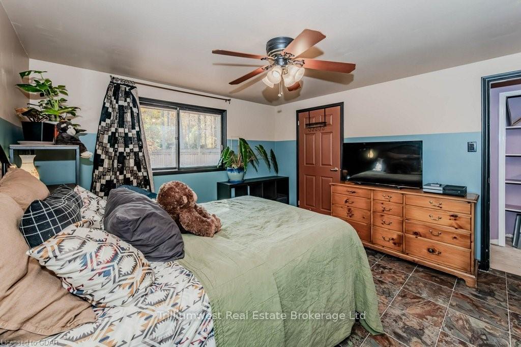 Photo 21 of 122 Martinglen Crescent, Kitchener — HOMEH