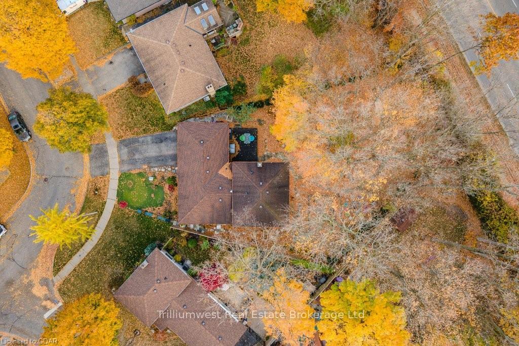 Photo 37 of 122 Martinglen Crescent, Kitchener — HOMEH