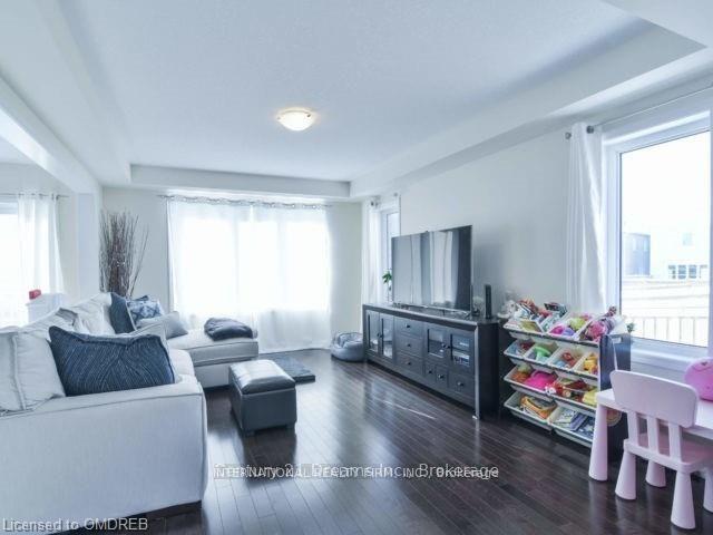 Photo 11 of 147 Mcmonies Drive, Hamilton, Waterdown — HOMEH