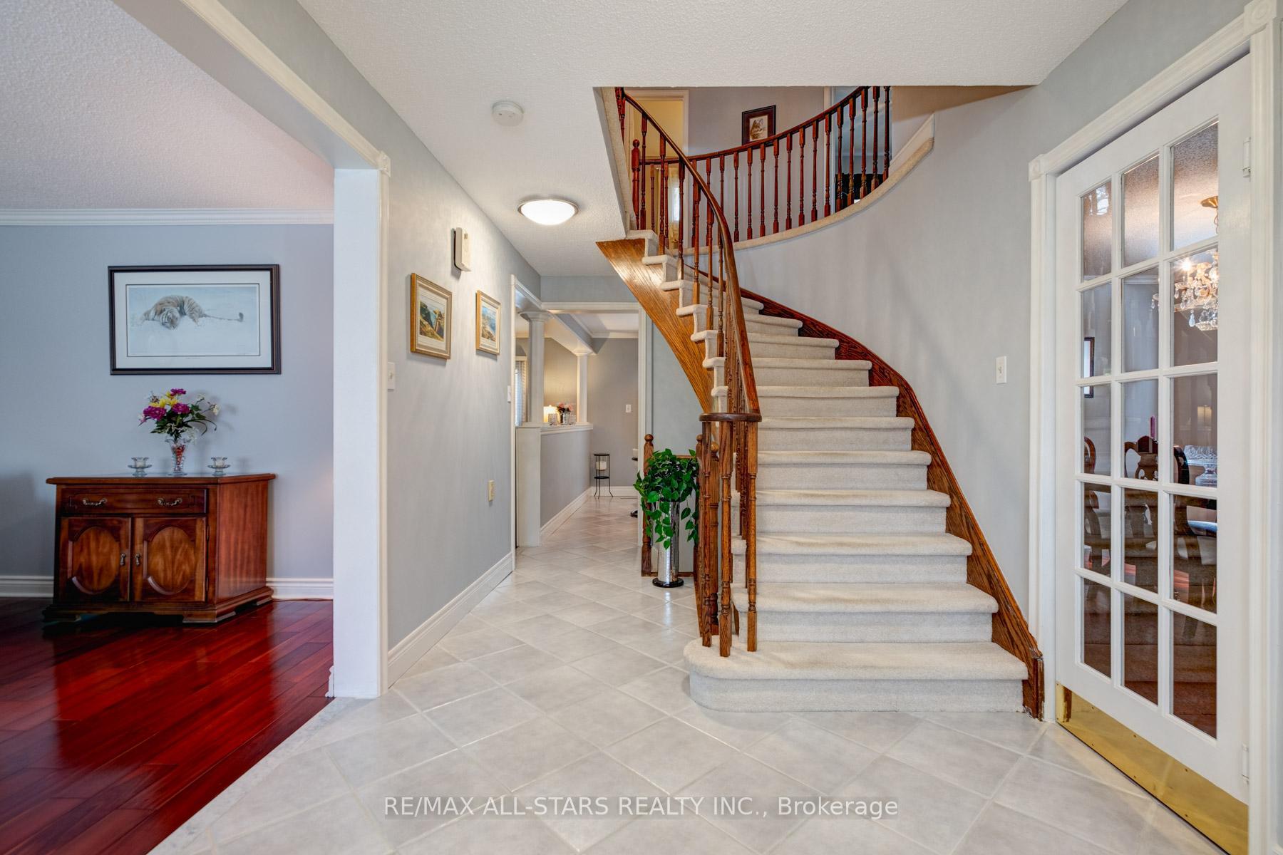 Photo 5 of 40 Eastwood Crescent, Markham, Markham Village — HOMEH