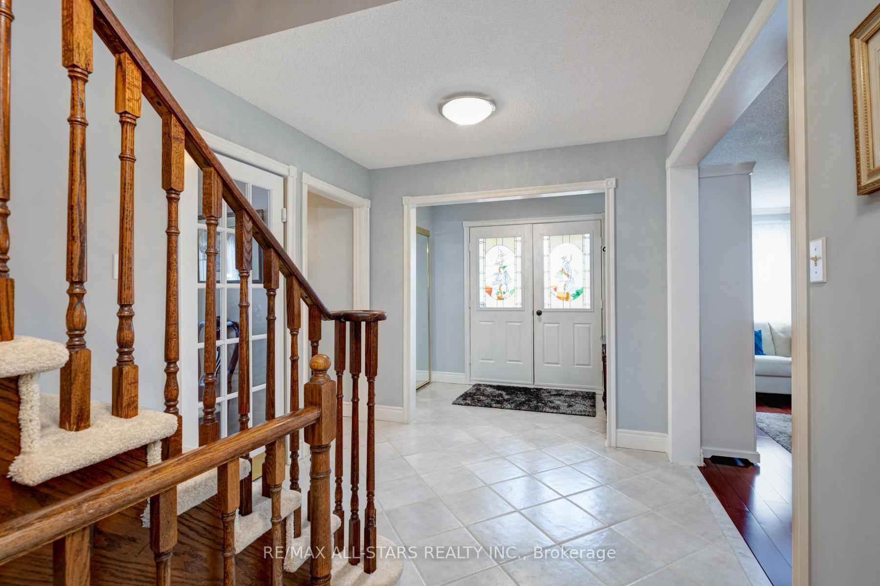 Photo 6 of 40 Eastwood Crescent, Markham, Markham Village — HOMEH