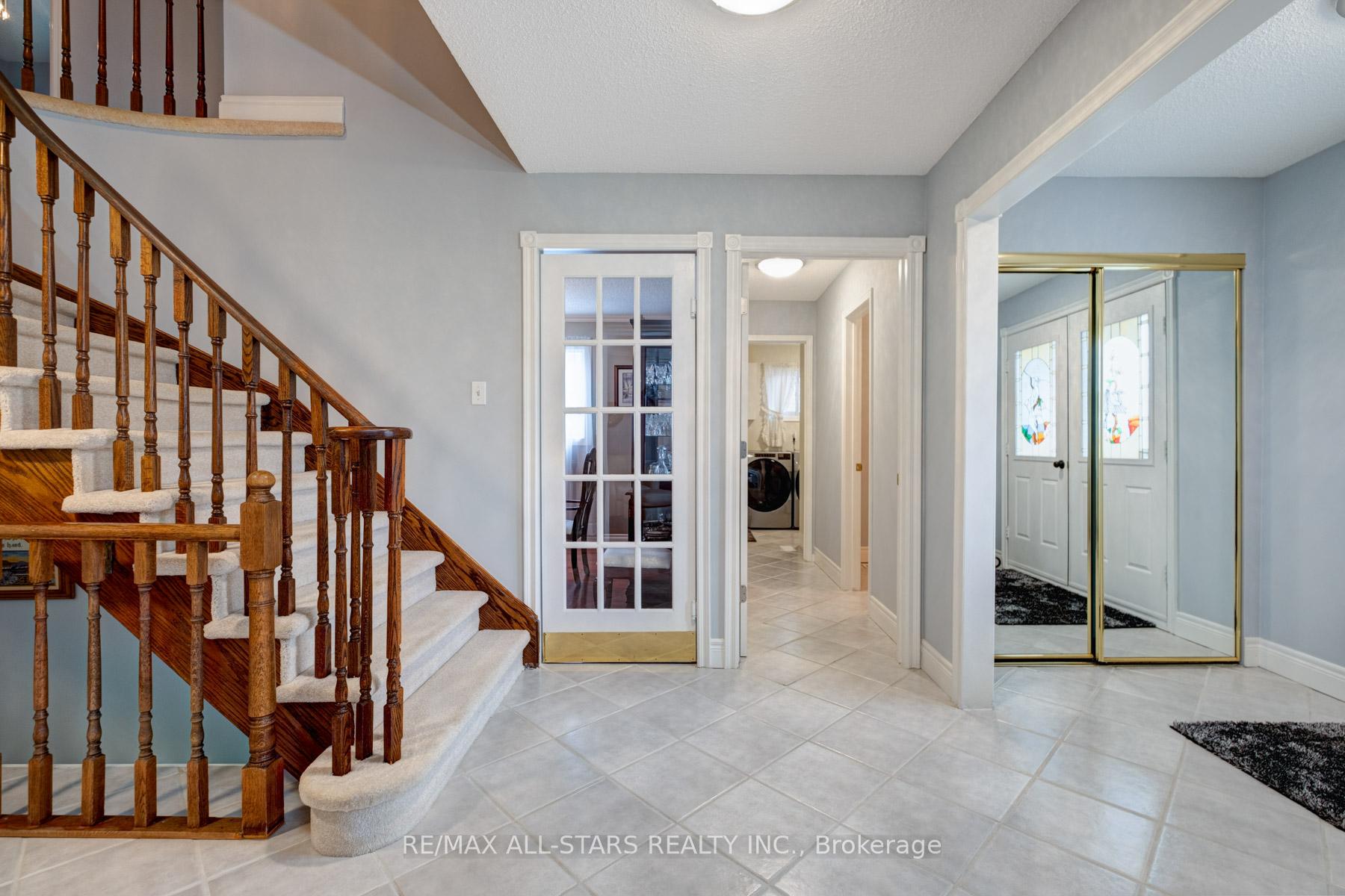 Photo 7 of 40 Eastwood Crescent, Markham, Markham Village — HOMEH