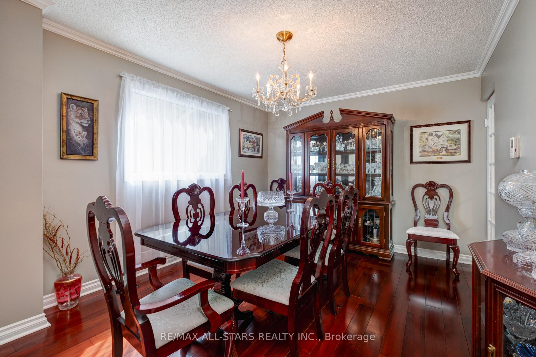 Photo 9 of 40 Eastwood Crescent, Markham, Markham Village — HOMEH