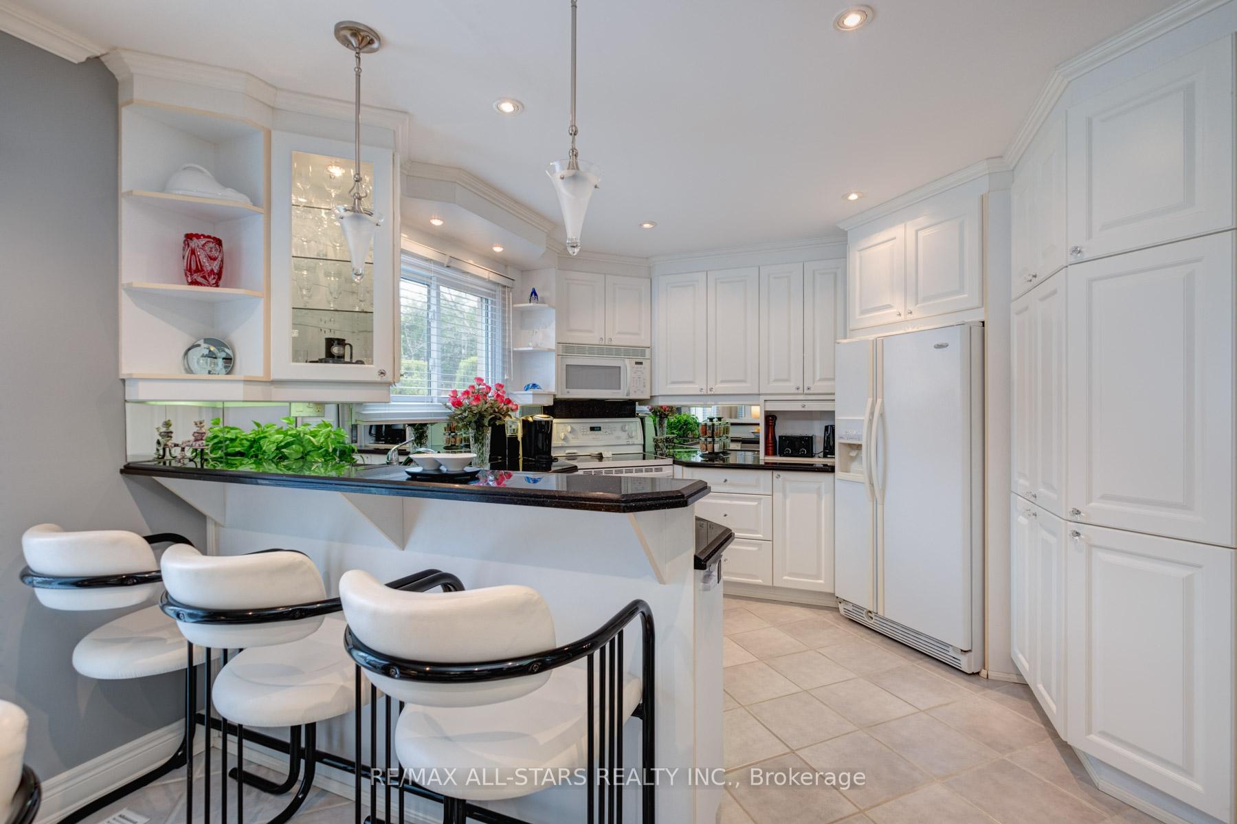 Photo 12 of 40 Eastwood Crescent, Markham, Markham Village — HOMEH