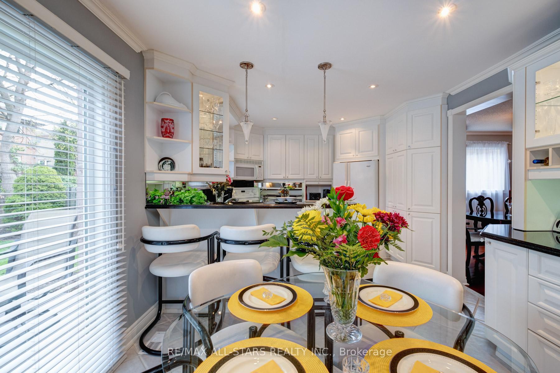 Photo 14 of 40 Eastwood Crescent, Markham, Markham Village — HOMEH
