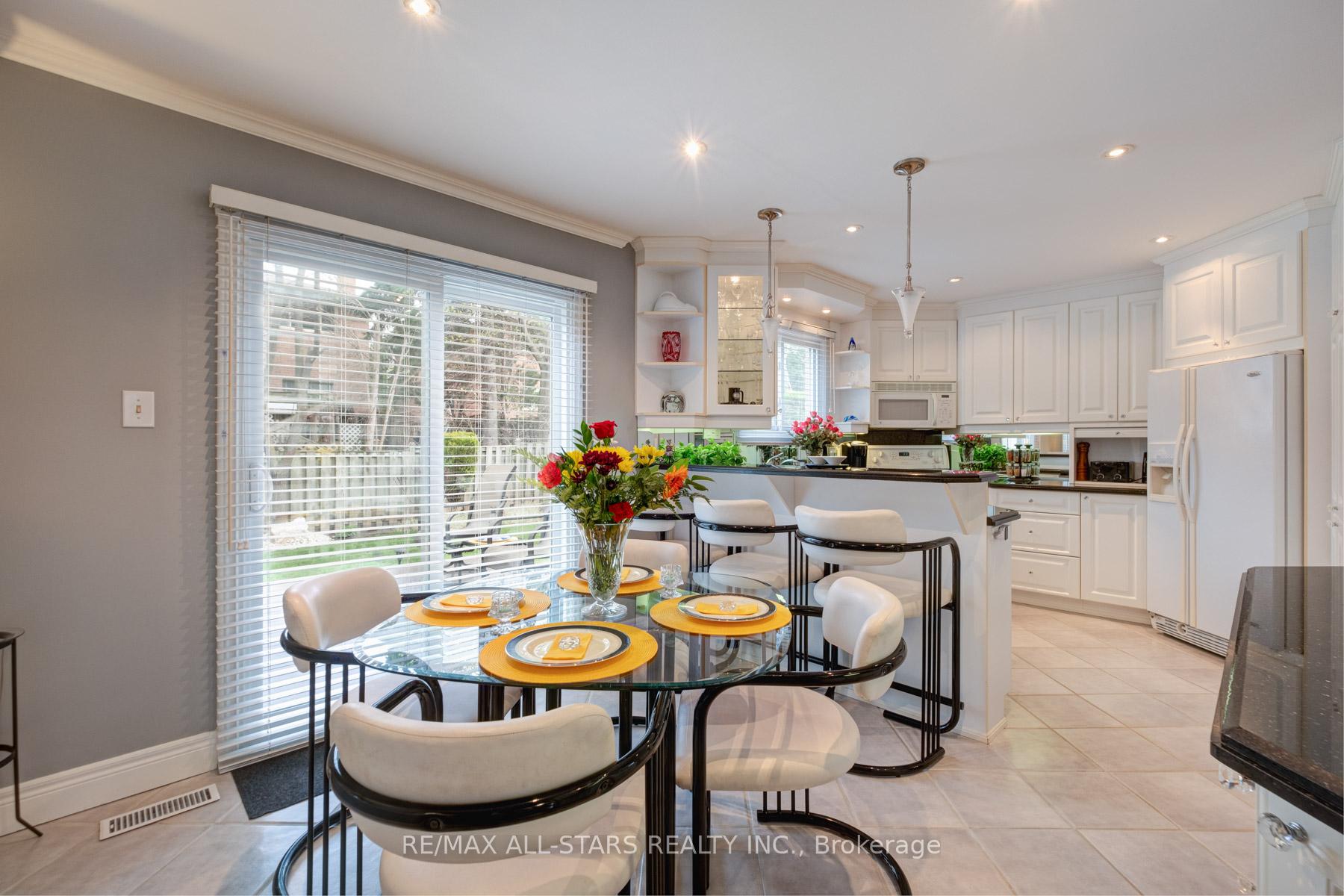Photo 16 of 40 Eastwood Crescent, Markham, Markham Village — HOMEH