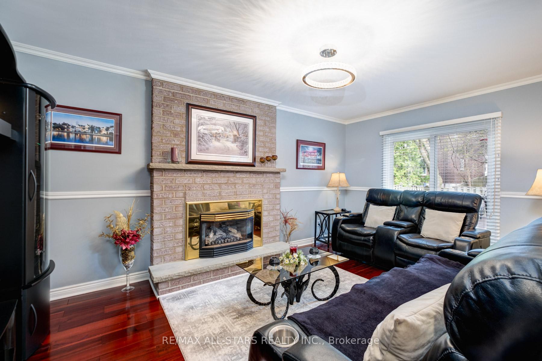 Photo 19 of 40 Eastwood Crescent, Markham, Markham Village — HOMEH