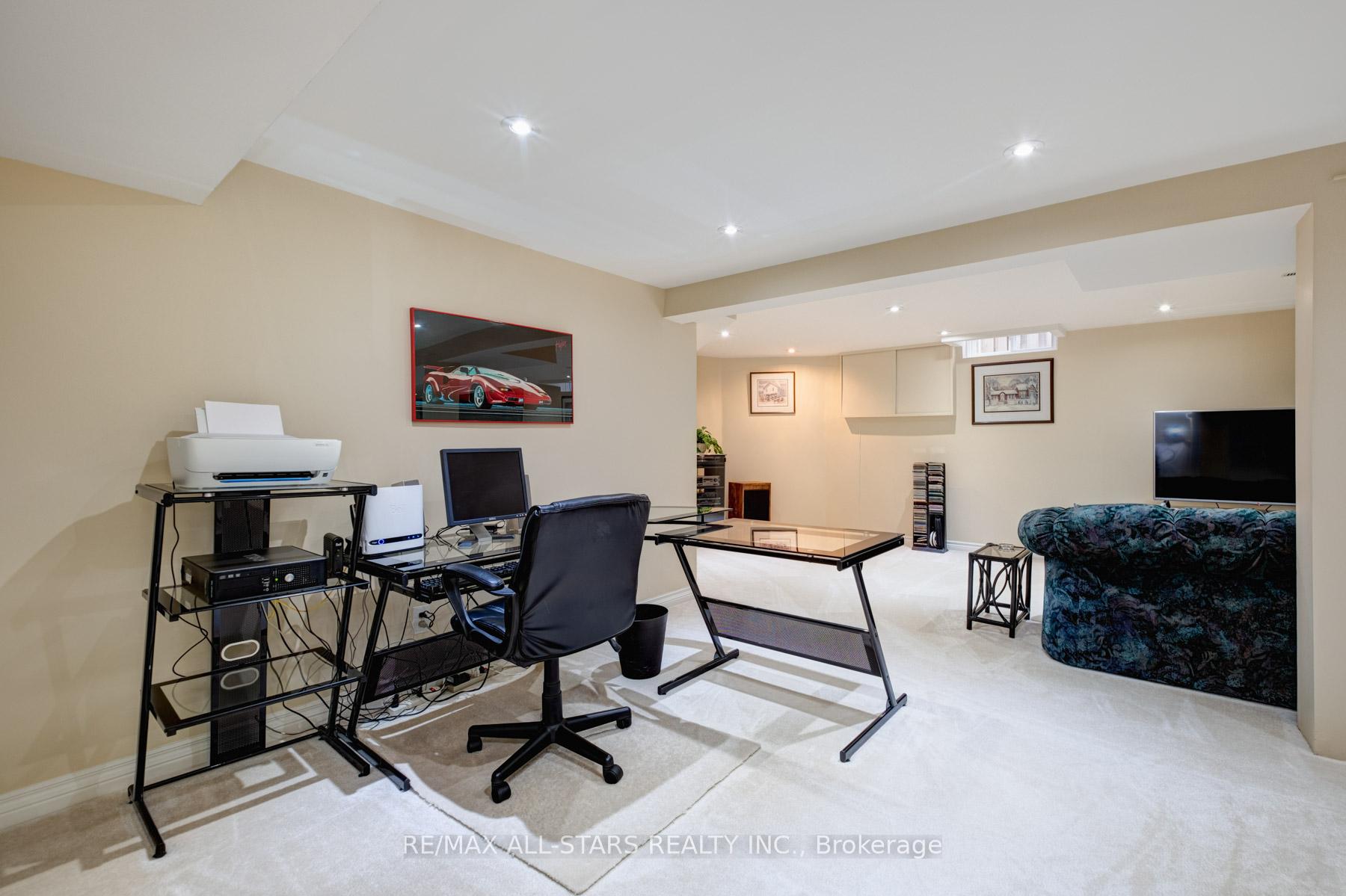 Photo 37 of 40 Eastwood Crescent, Markham, Markham Village — HOMEH
