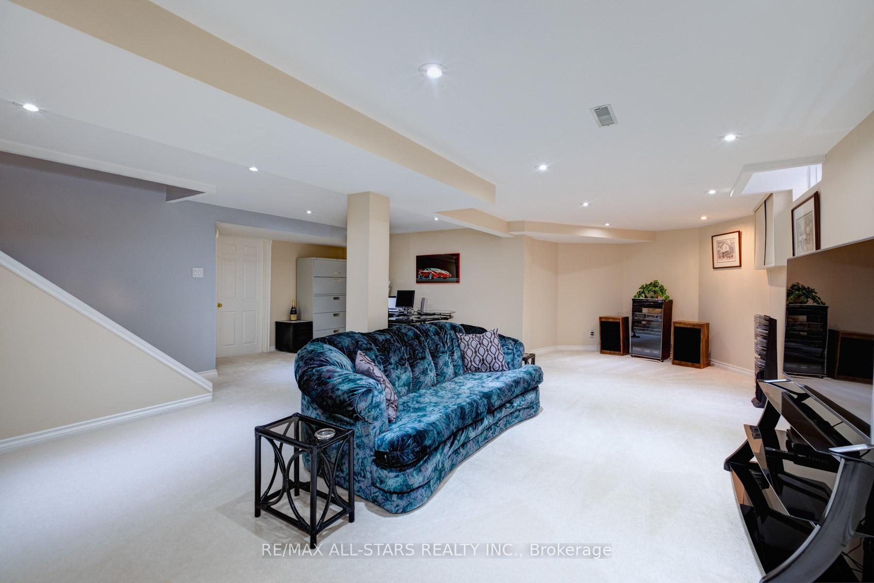 Photo 38 of 40 Eastwood Crescent, Markham, Markham Village — HOMEH