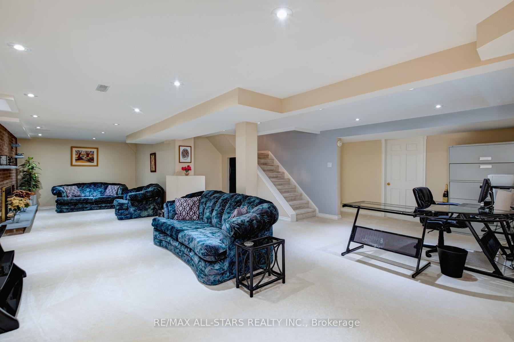 Photo 39 of 40 Eastwood Crescent, Markham, Markham Village — HOMEH