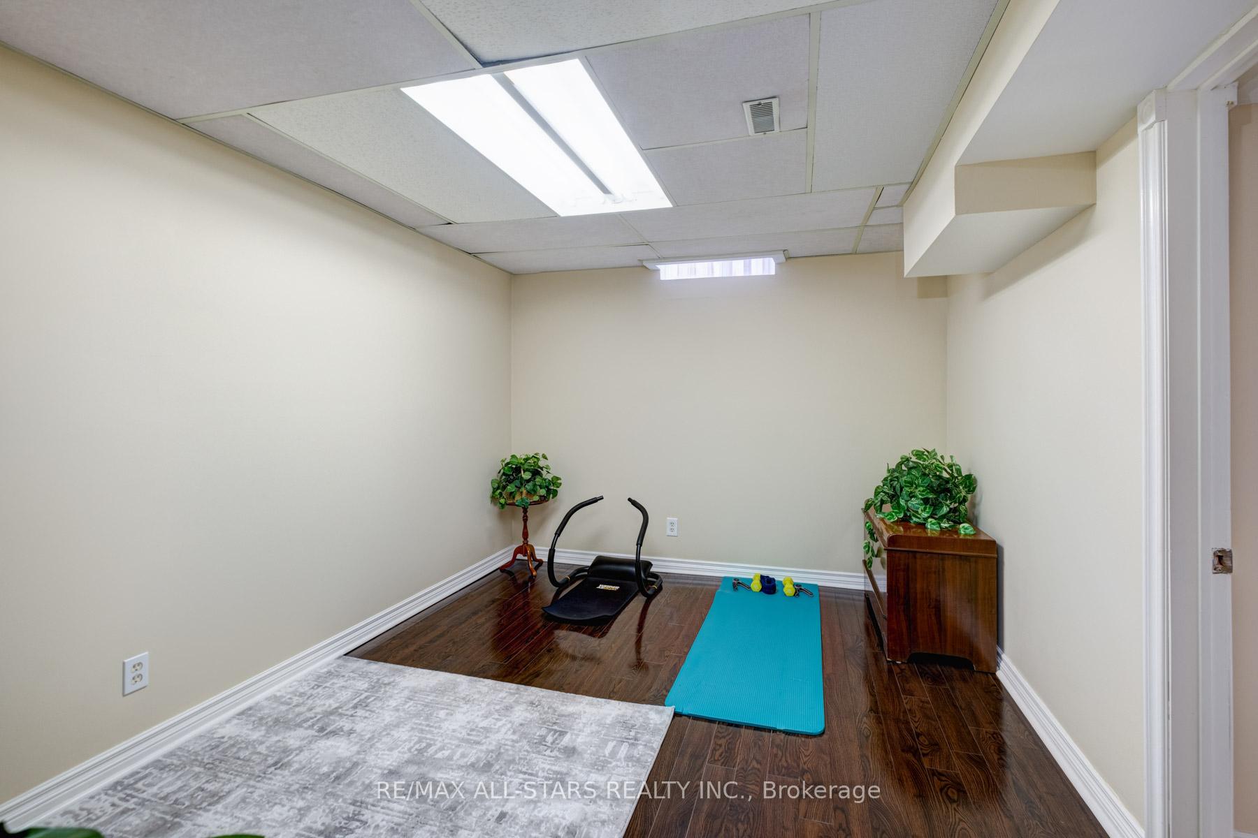 Photo 41 of 40 Eastwood Crescent, Markham, Markham Village — HOMEH