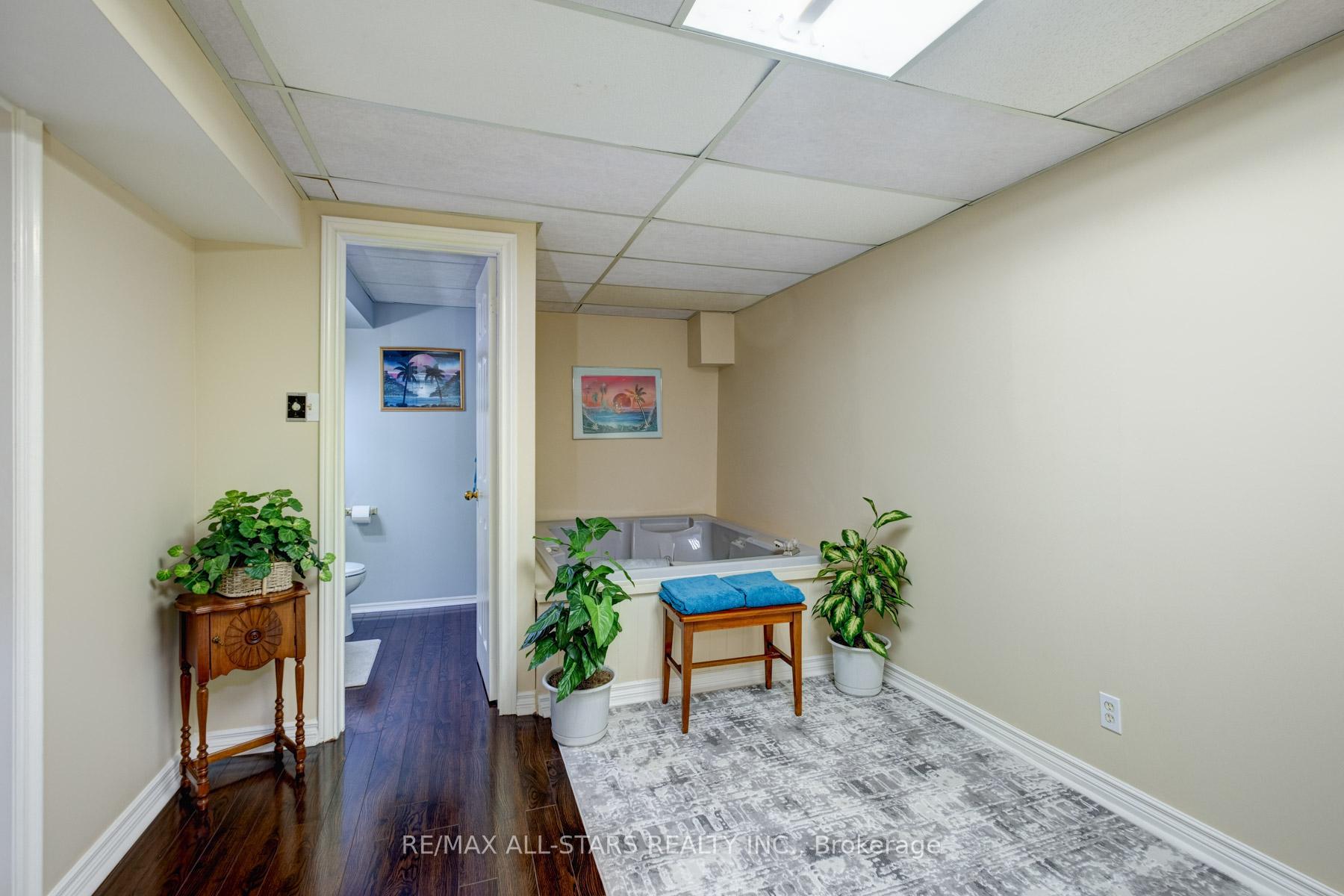 Photo 42 of 40 Eastwood Crescent, Markham, Markham Village — HOMEH