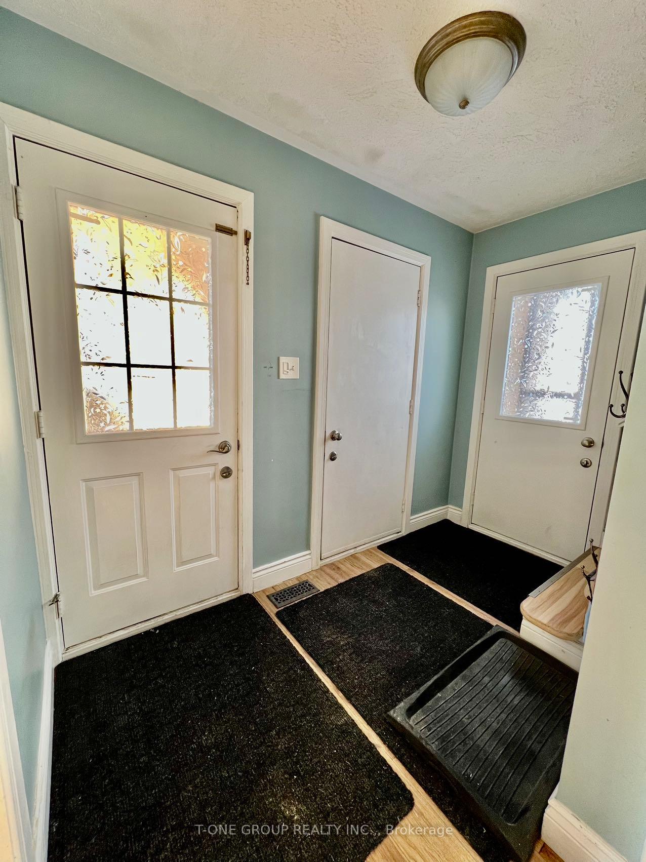 Photo 4 of 507 Upper Horning Road, Hamilton, Gurnett — HOMEH