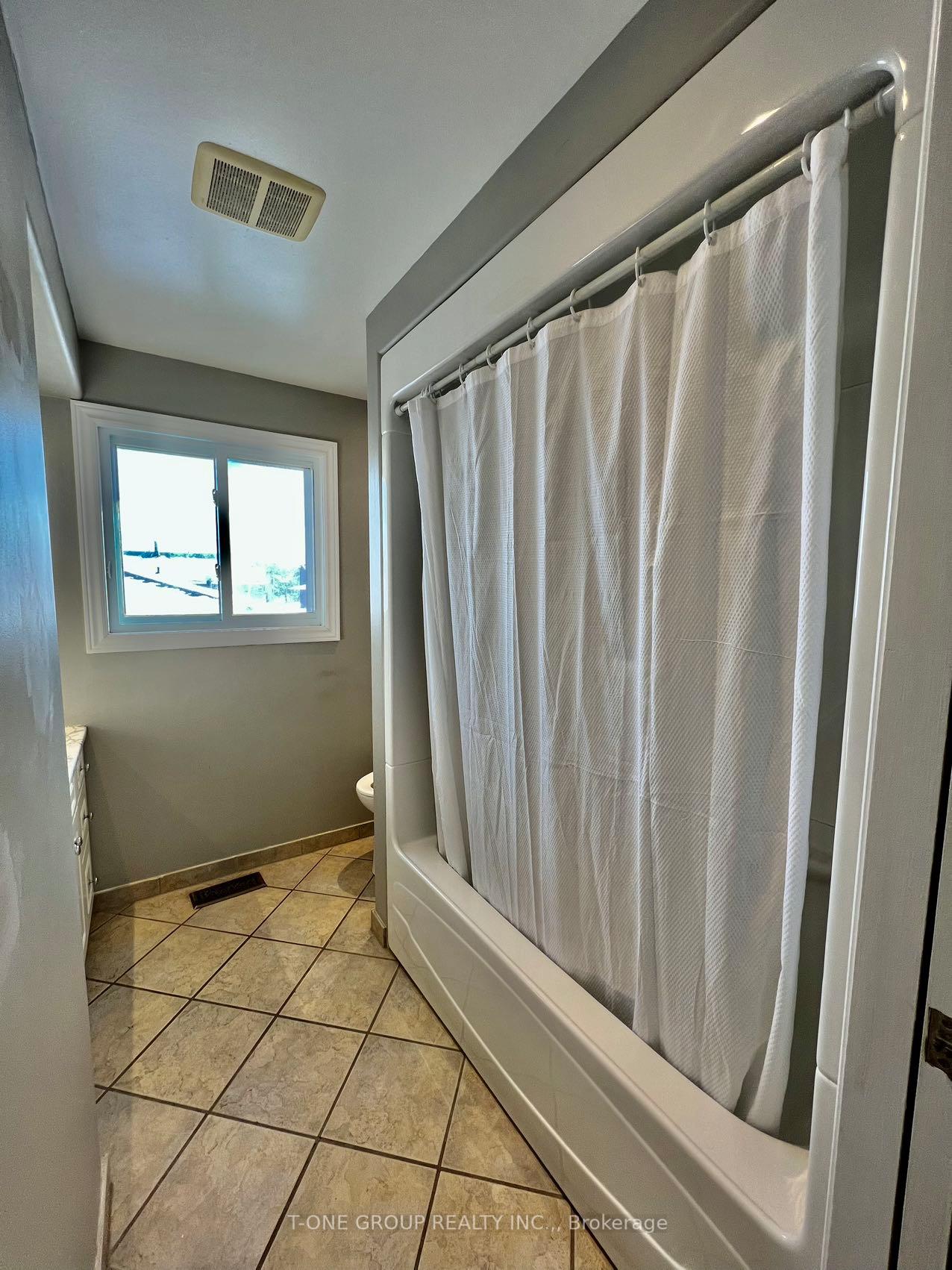 Photo 16 of 507 Upper Horning Road, Hamilton, Gurnett — HOMEH