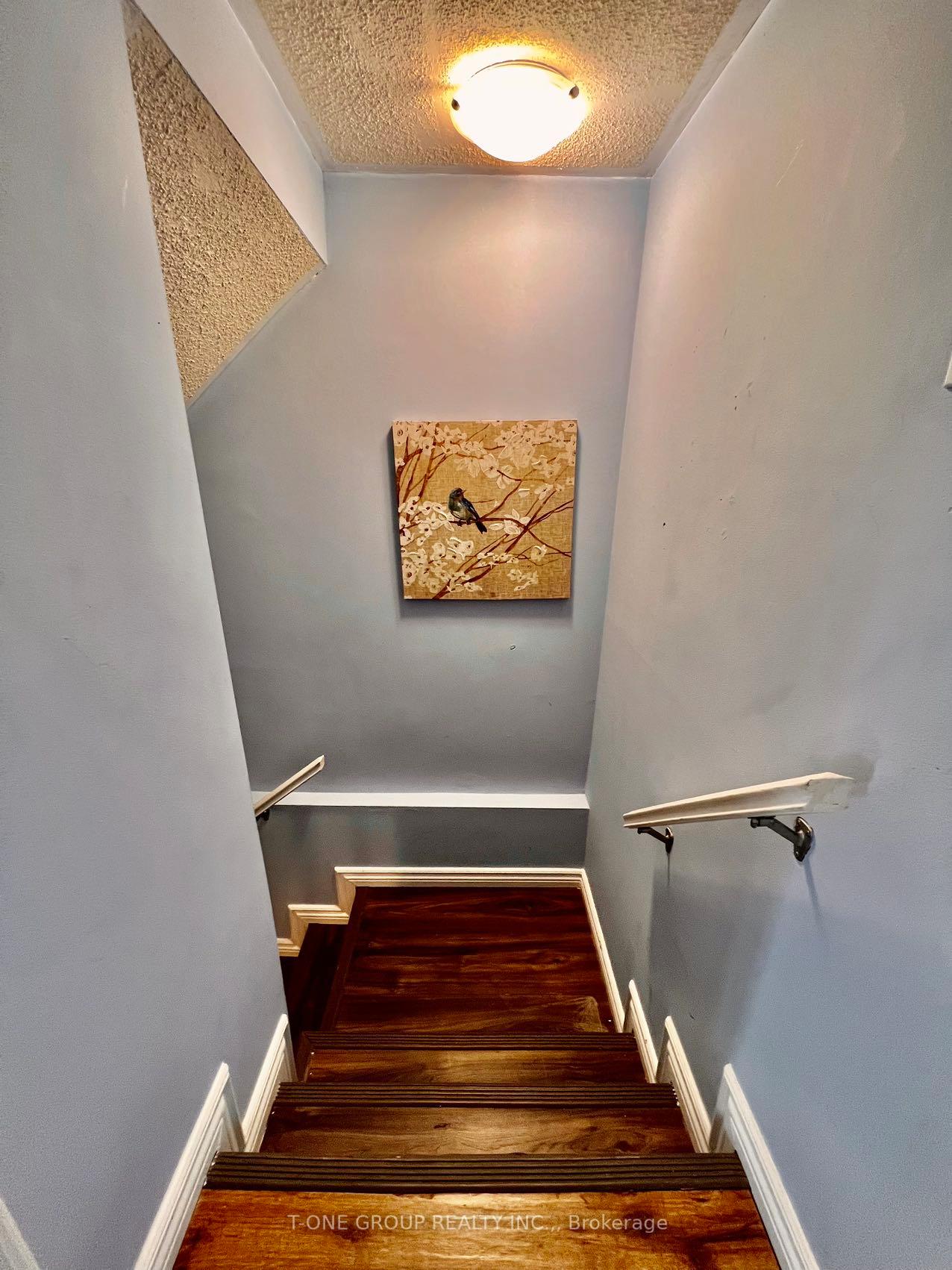 Photo 21 of 507 Upper Horning Road, Hamilton, Gurnett — HOMEH