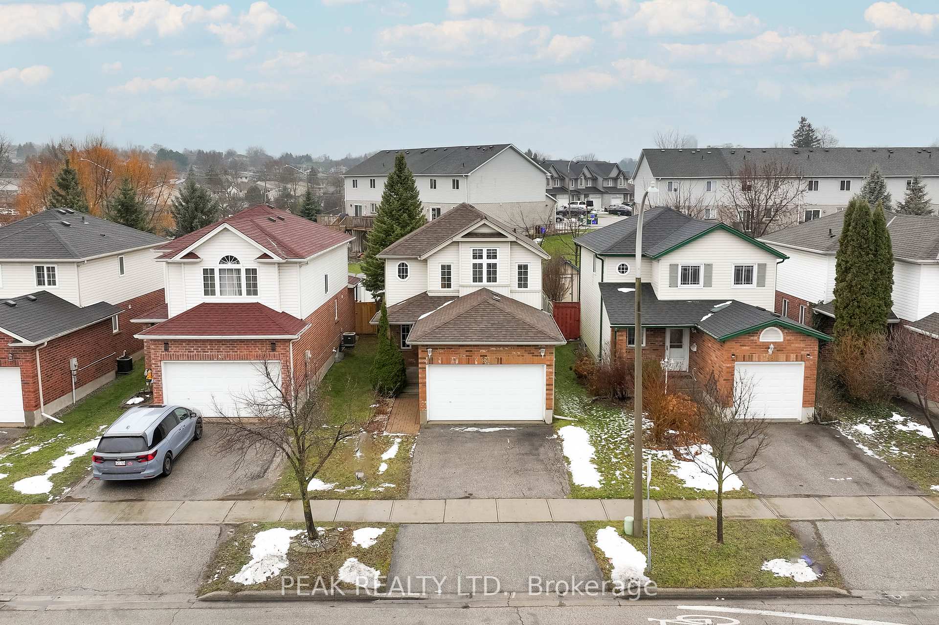 Photo 3 of 85 Eastforest Trail, Kitchener — HOMEH