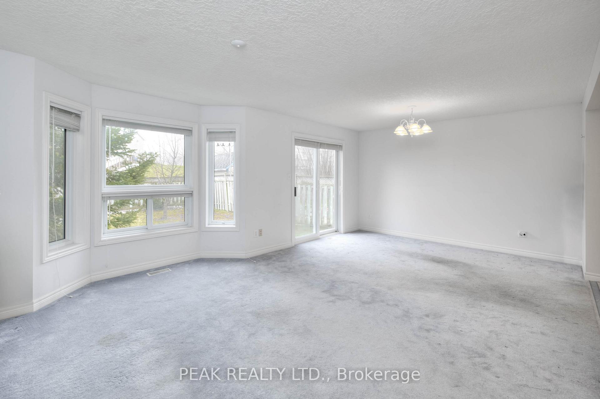 Photo 11 of 85 Eastforest Trail, Kitchener — HOMEH