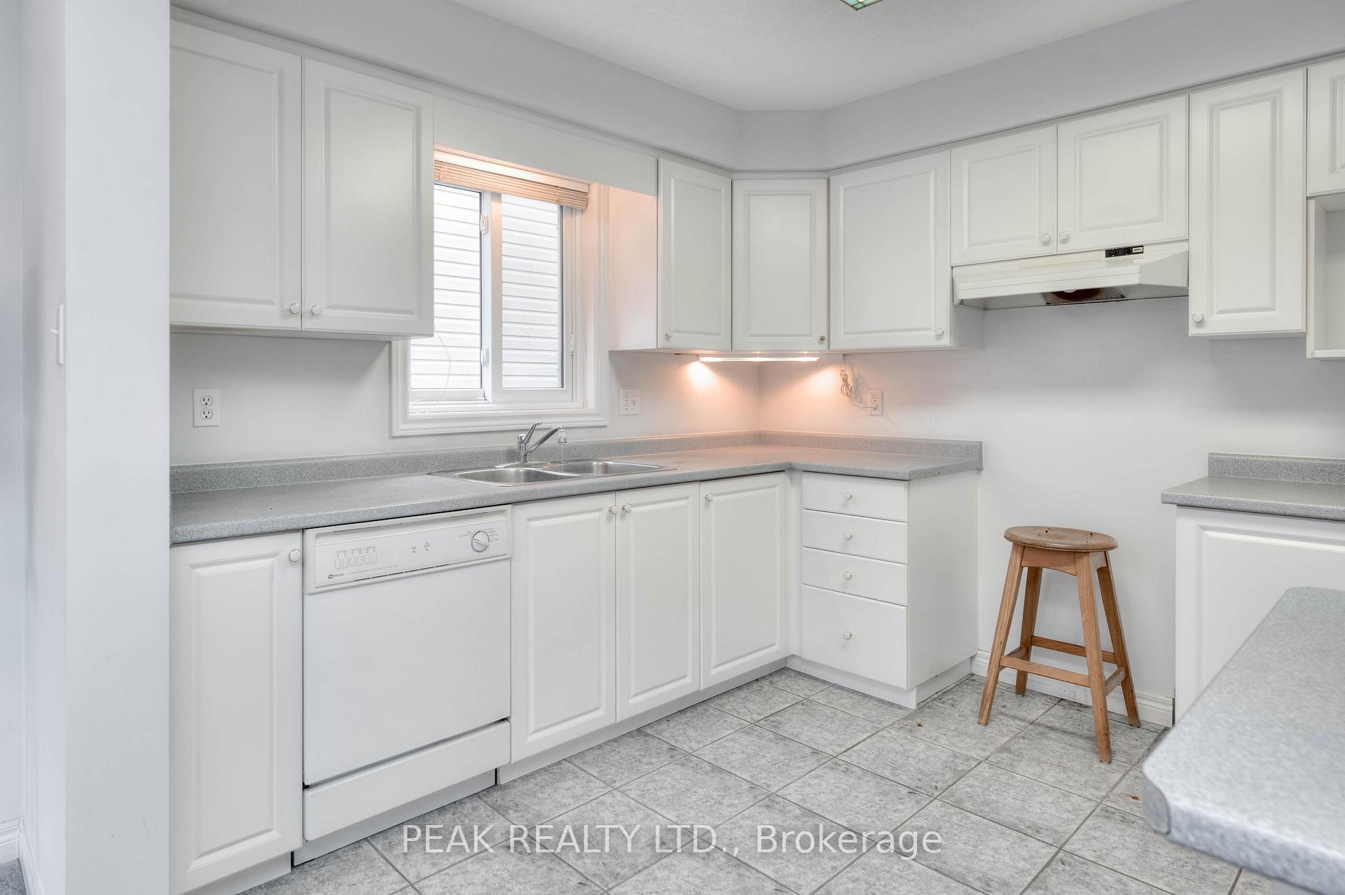 Photo 17 of 85 Eastforest Trail, Kitchener — HOMEH