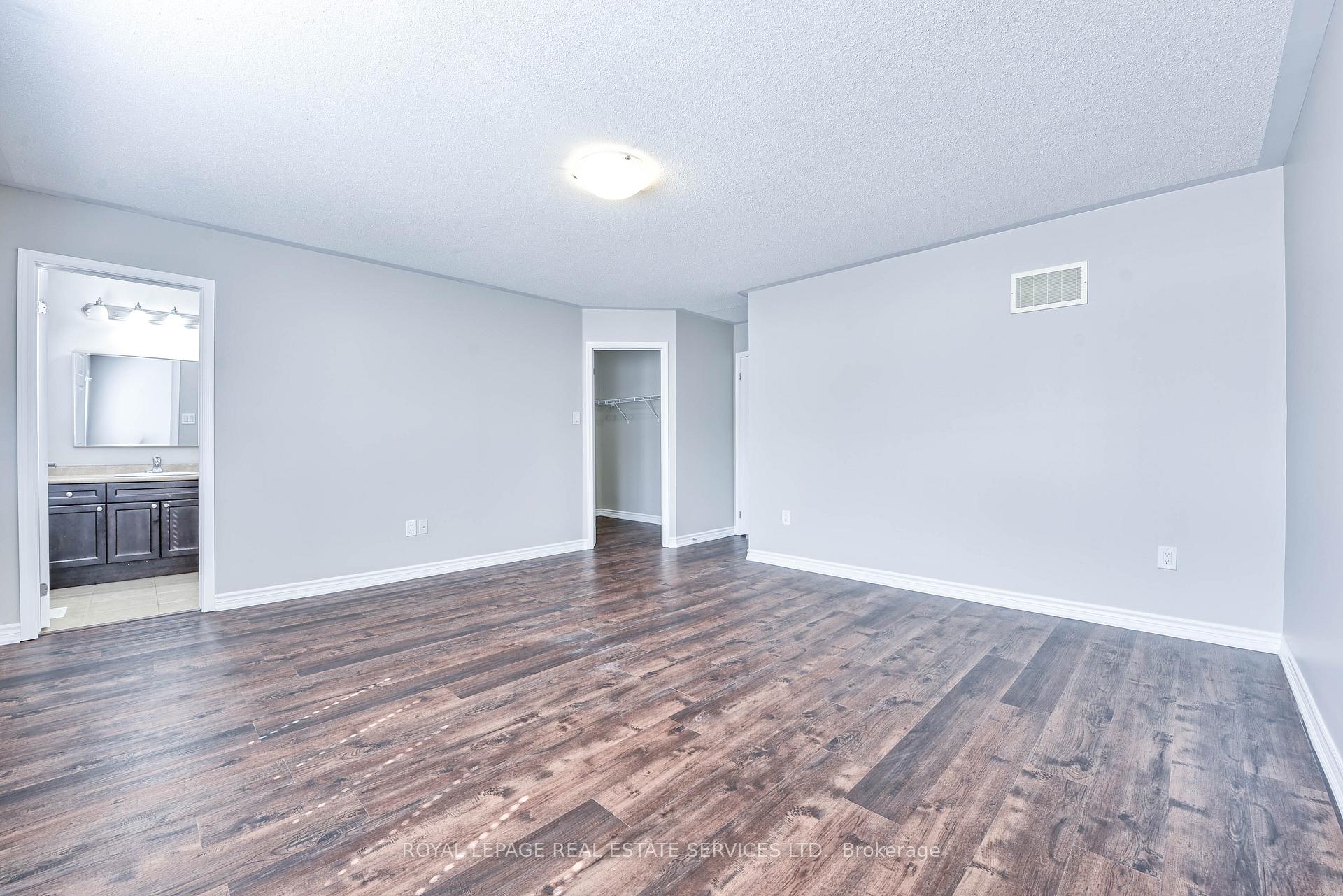 Photo 30 of 1020 Diefenbaker Street, Milton, Willmott — HOMEH