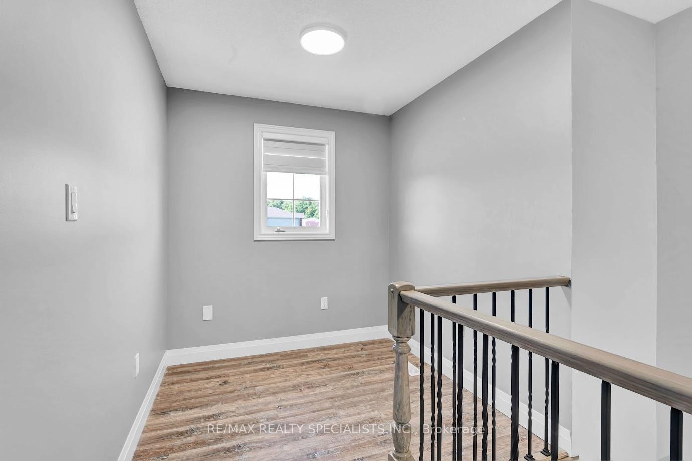 Photo 30 of 92 Pebblecreek Drive, Kitchener, Grand River South — HOMEH