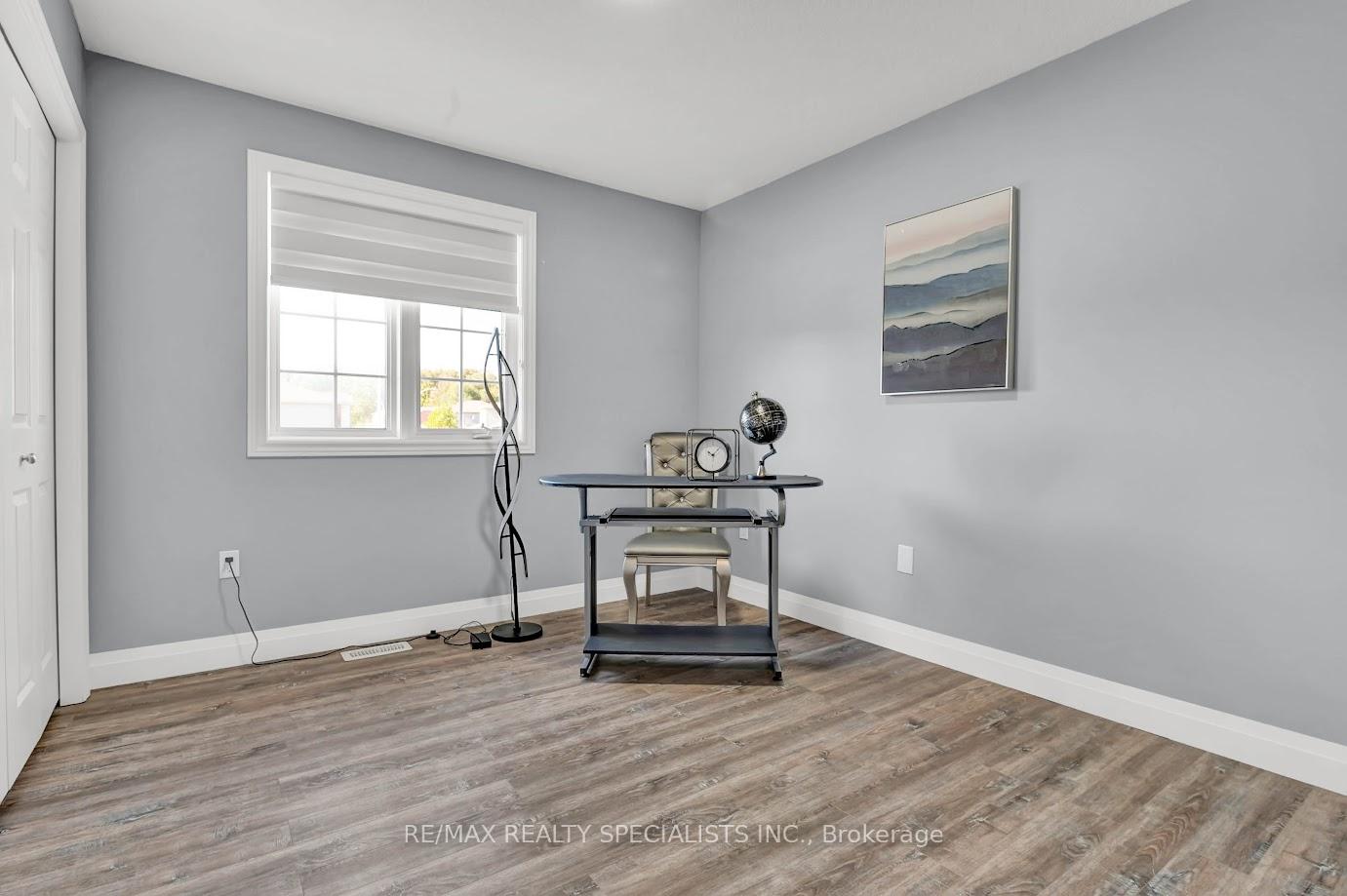 Photo 32 of 92 Pebblecreek Drive, Kitchener, Grand River South — HOMEH