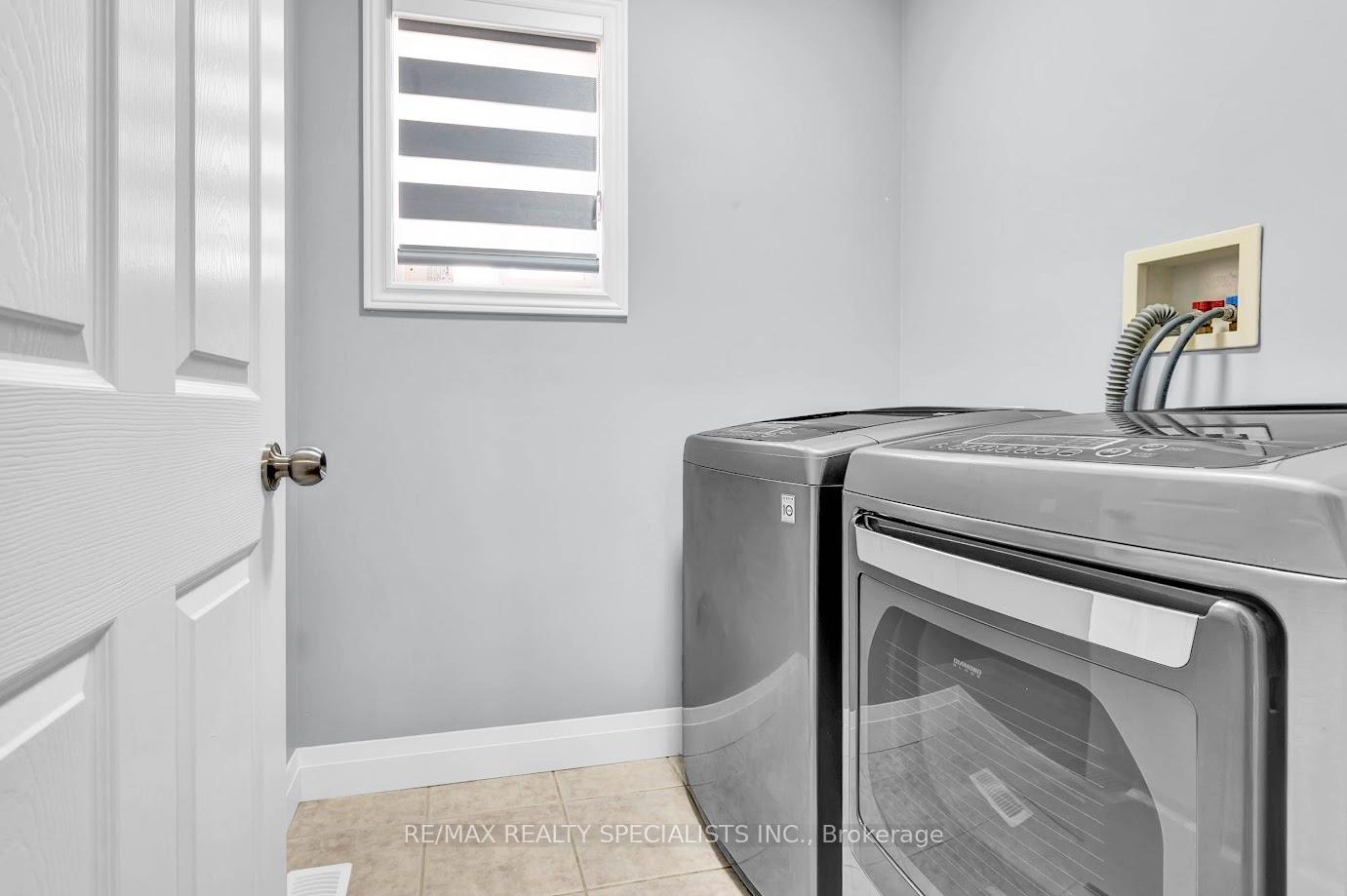 Photo 33 of 92 Pebblecreek Drive, Kitchener, Grand River South — HOMEH