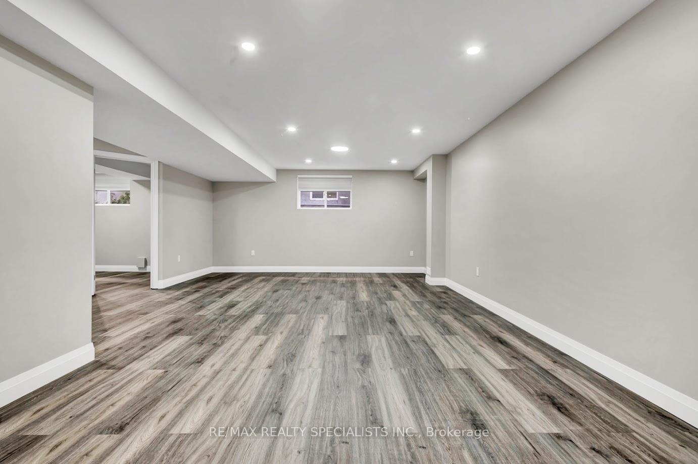 Photo 36 of 92 Pebblecreek Drive, Kitchener, Grand River South — HOMEH