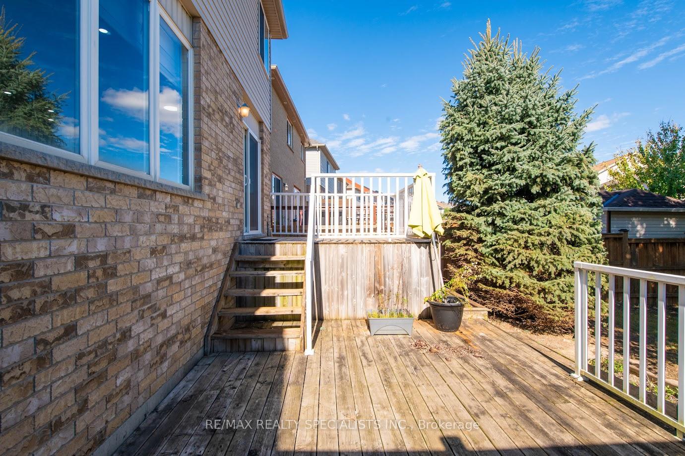 Photo 40 of 92 Pebblecreek Drive, Kitchener, Grand River South — HOMEH