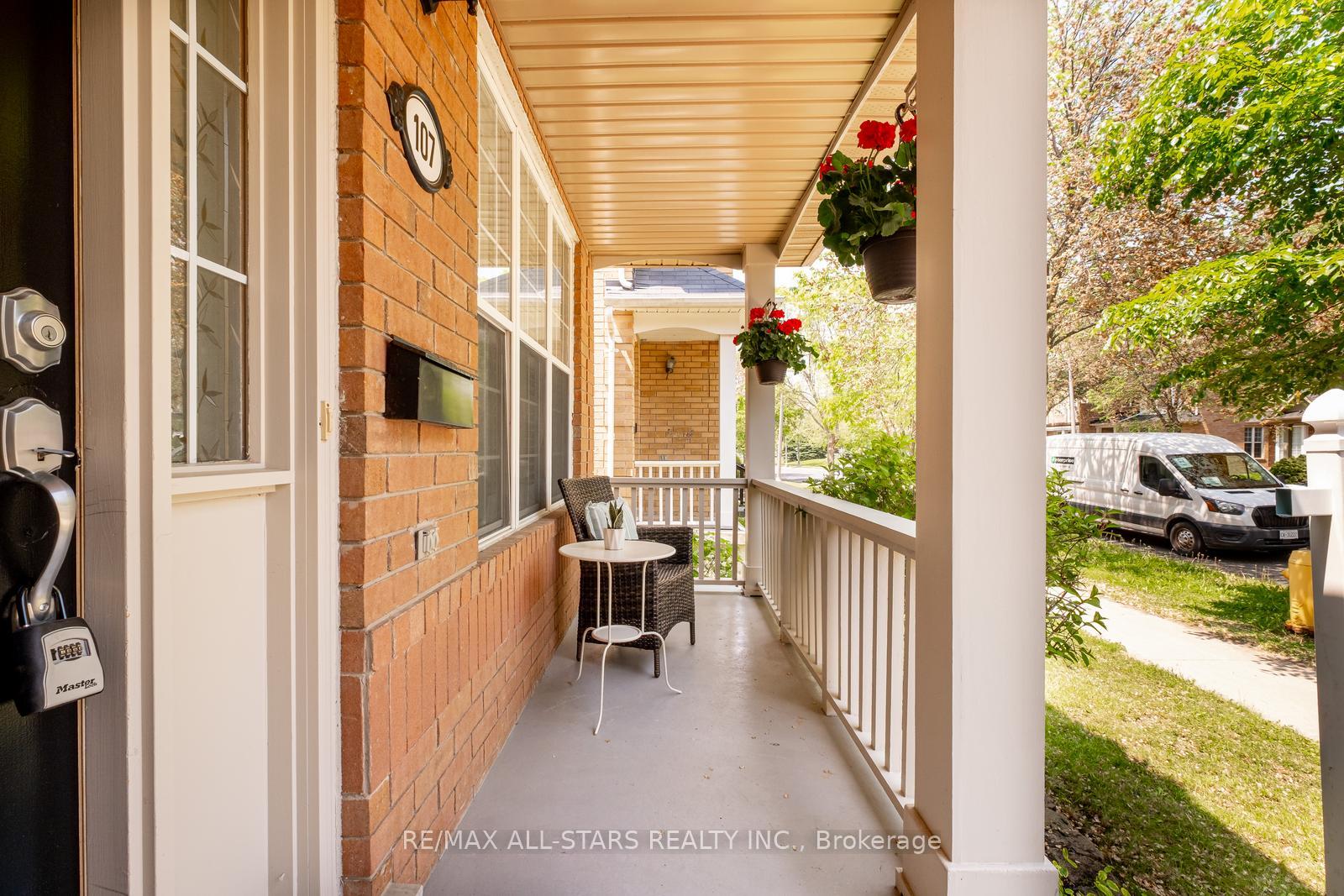 Photo 4 of 107 White's Hill Avenue, Markham, Cornell — HOMEH
