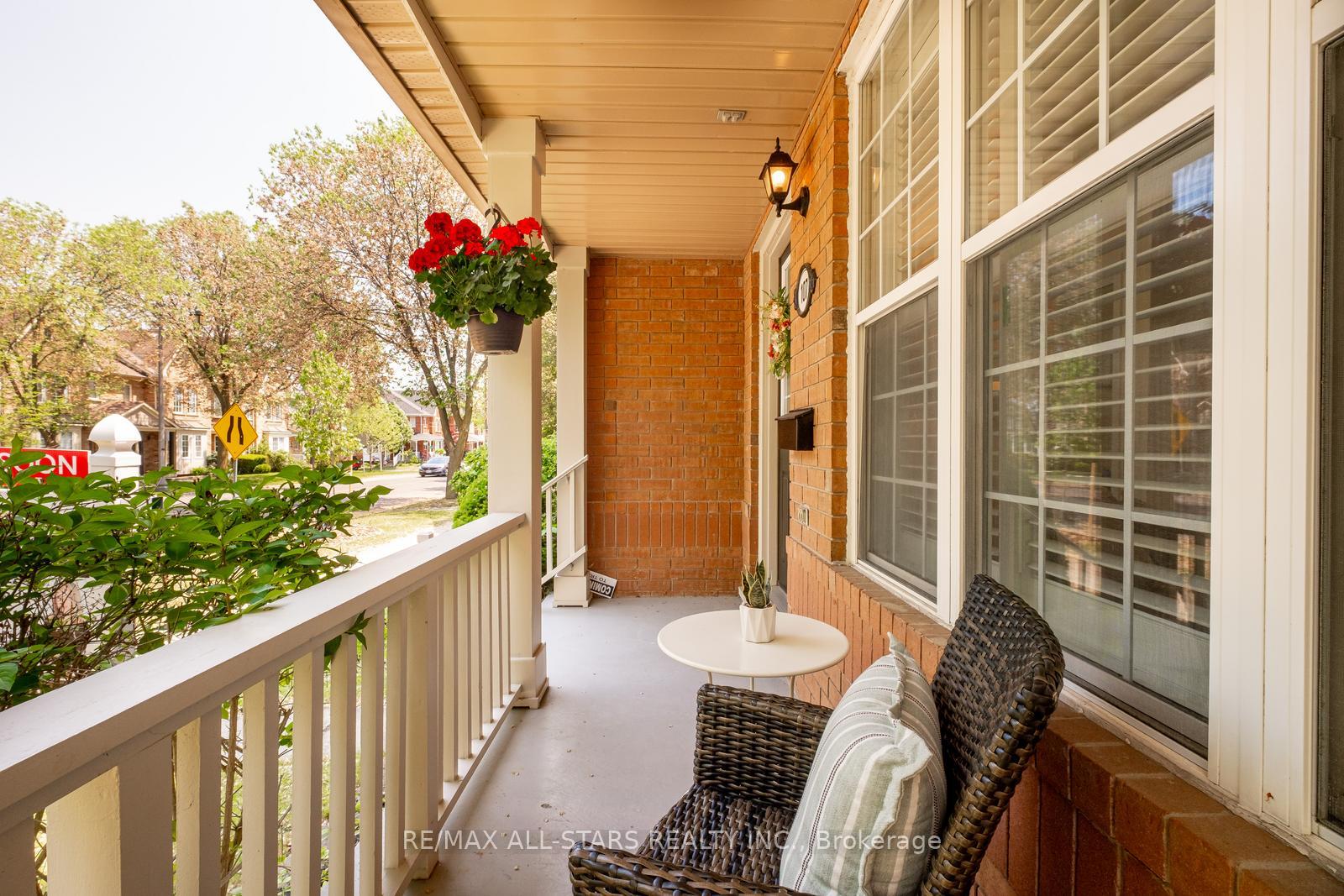 Photo 5 of 107 White's Hill Avenue, Markham, Cornell — HOMEH