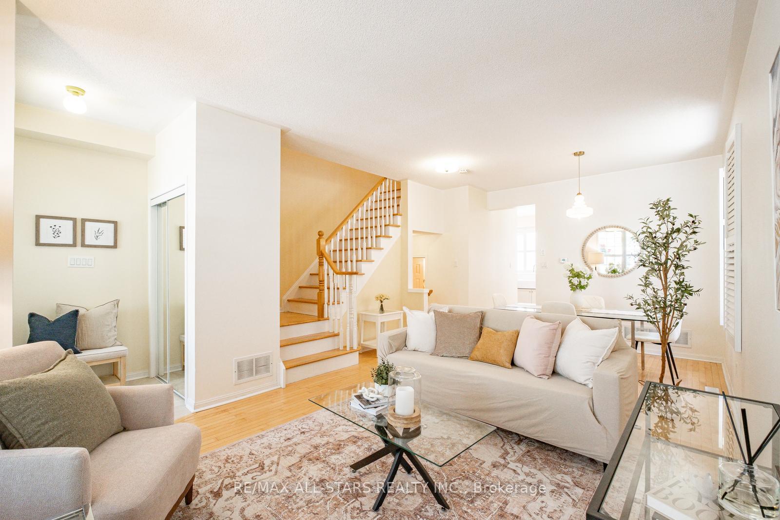 Photo 8 of 107 White's Hill Avenue, Markham, Cornell — HOMEH