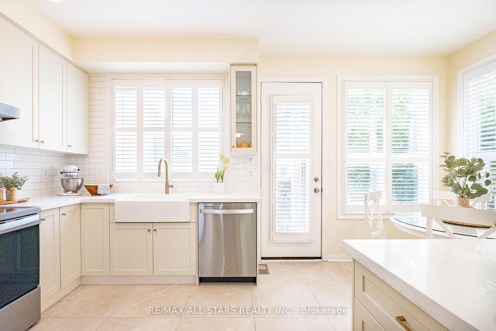 Photo 13 of 107 White's Hill Avenue, Markham, Cornell — HOMEH