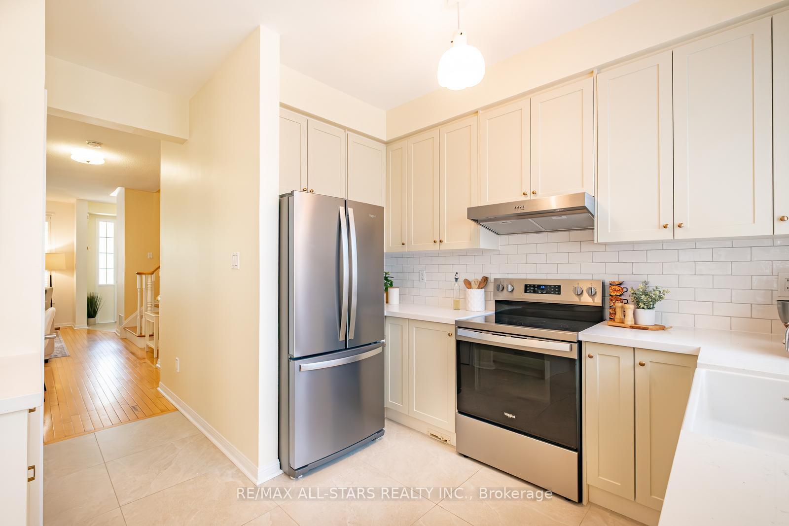 Photo 14 of 107 White's Hill Avenue, Markham, Cornell — HOMEH