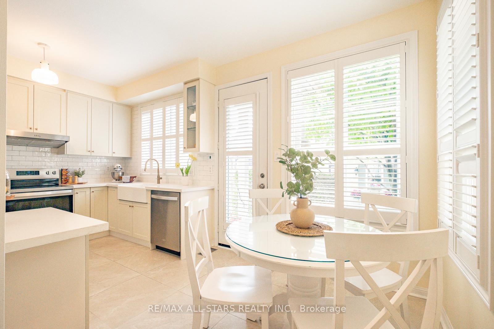 Photo 18 of 107 White's Hill Avenue, Markham, Cornell — HOMEH