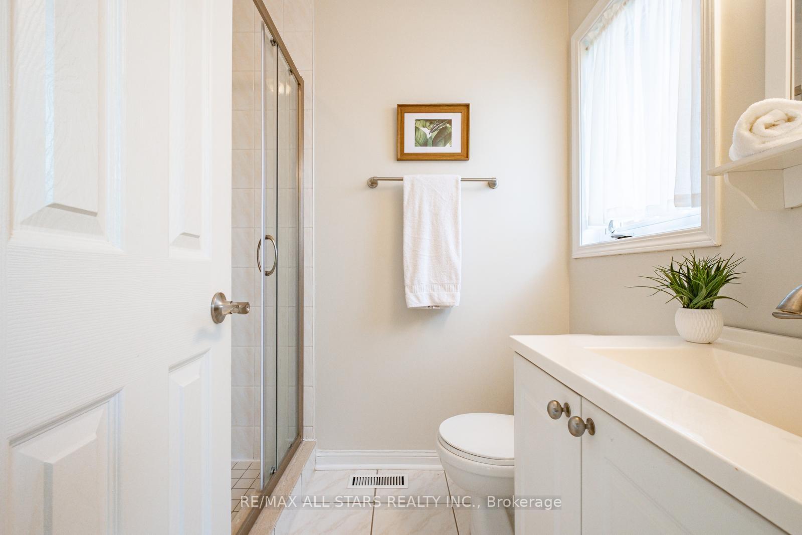 Photo 26 of 107 White's Hill Avenue, Markham, Cornell — HOMEH